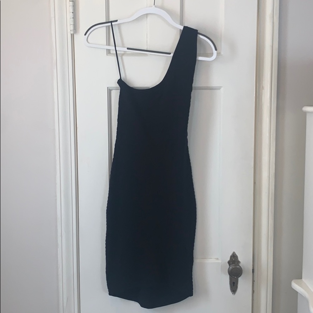 GUESS shoulder midi dress, black snakeskin print